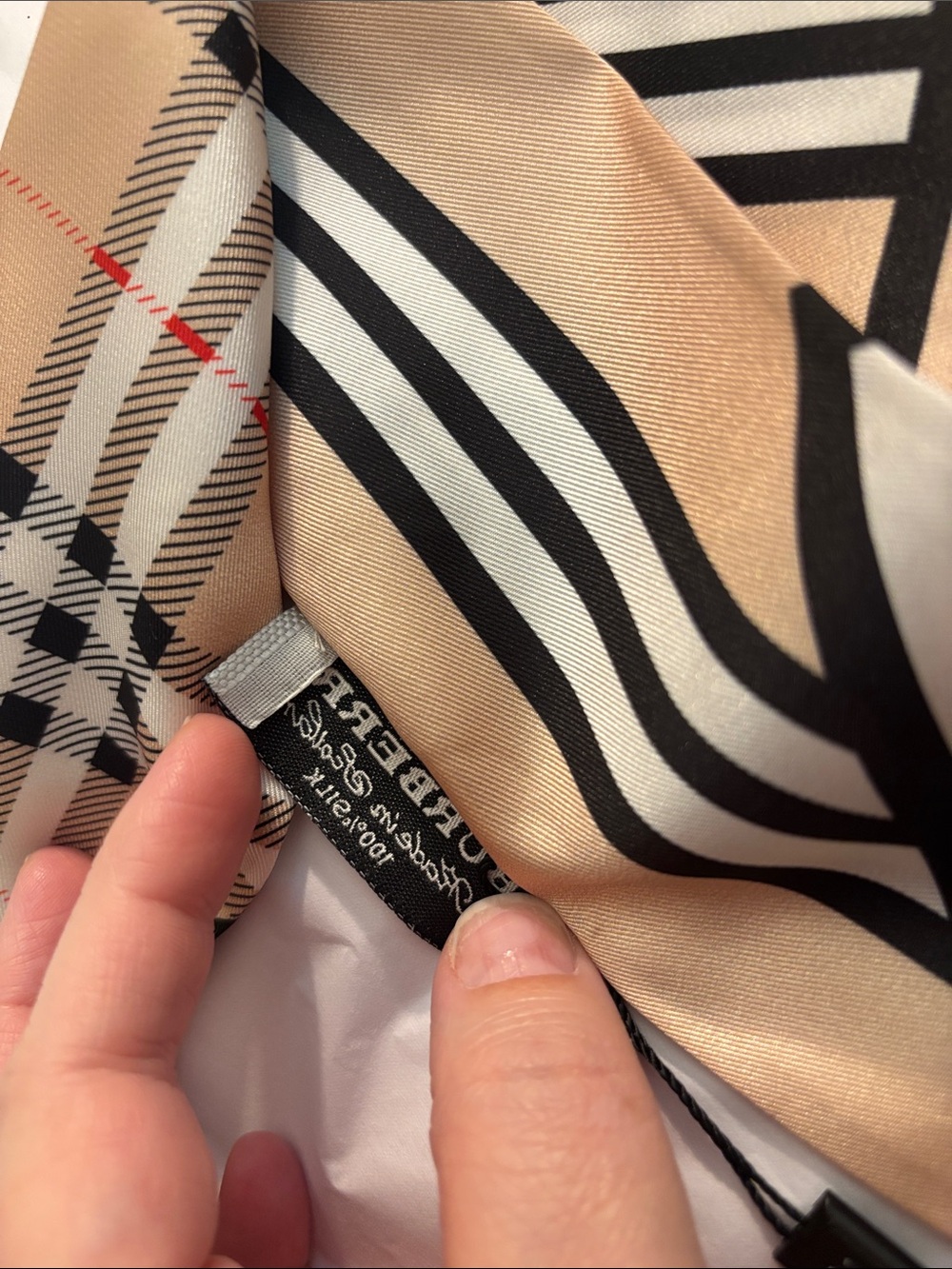 Brand New !! 100 % silk Beige, Black & Red Monogram and Check Silk Twilly - Picture 3 of 4